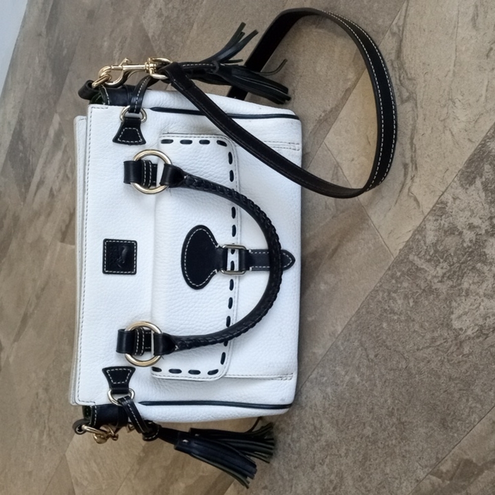 Dooney & Bourke, Black and white